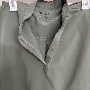 Figs woman scrubs set